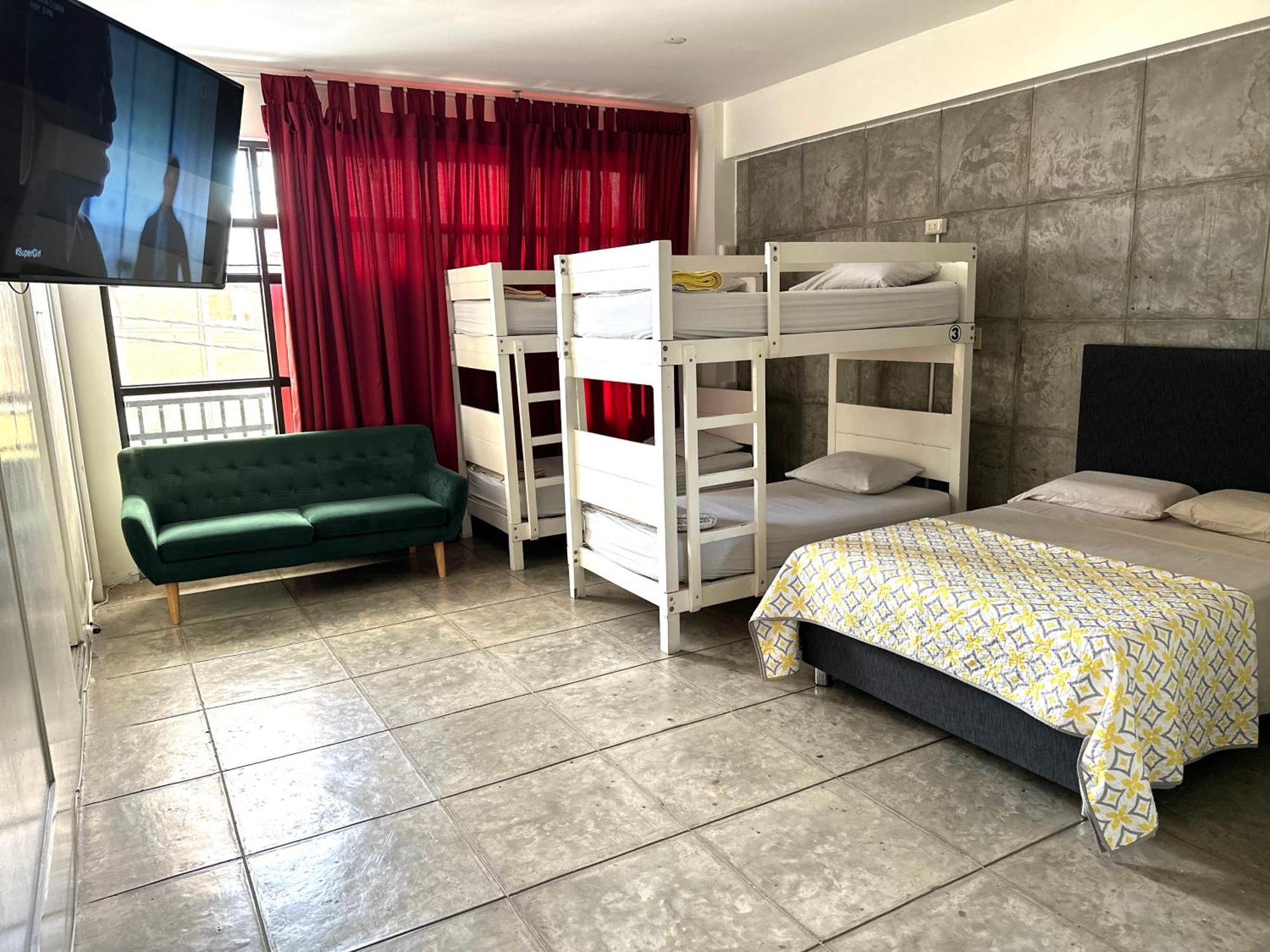 Ica Adventures II Hostel